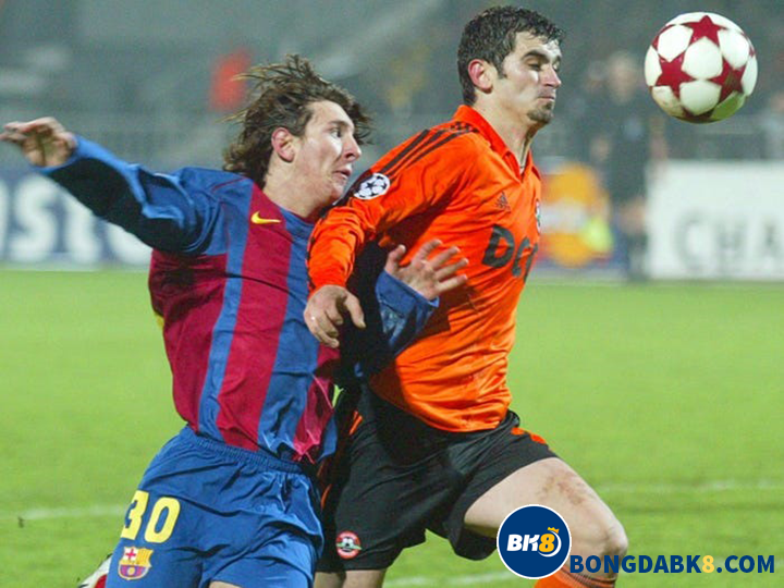 Là cầu thủ trẻ nhất của Barcelona nhưng Messi luôn nỗ lực hết mình