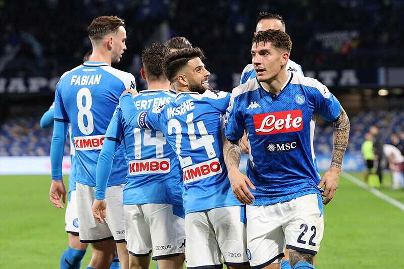 Napoli hoàn toàn là đội bóng có khả năng đi vào vòng trong