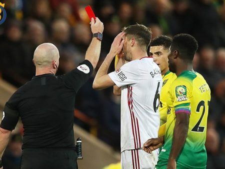 Cầu thủ bị thẻ đỏ treo giò mấy trận theo luật Fifa 2022